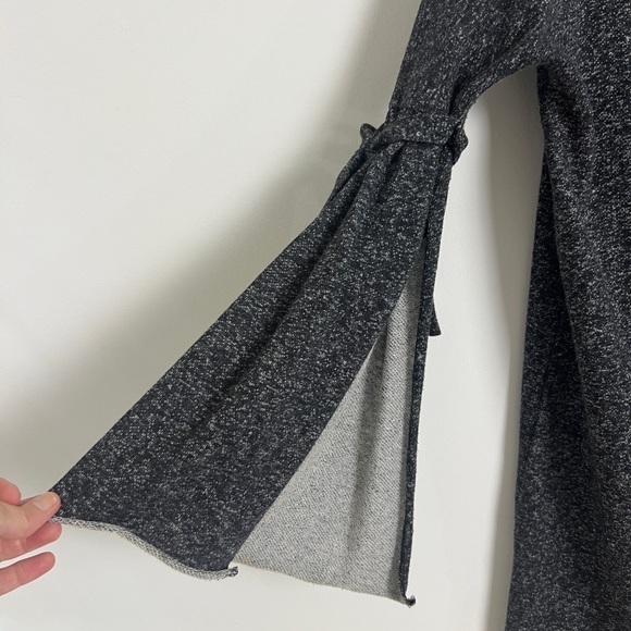 Altar'd State Gray Lightweight Sweatshirt Knit Split Bell Sleeve Shift Dress M - Picture 7 of 10